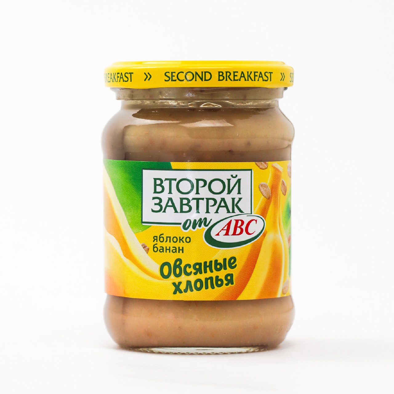 Fruit dessert of apples and bananas with oat flakes 